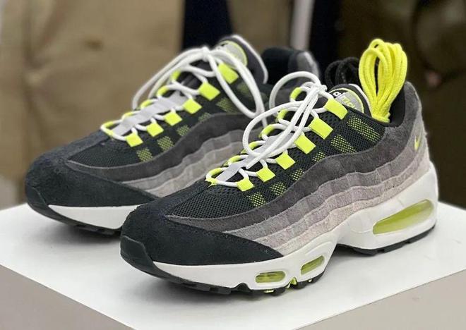 Paying Tribute To The 30th Anniversary! Air Max 95 Launches Reverse Color Scheme